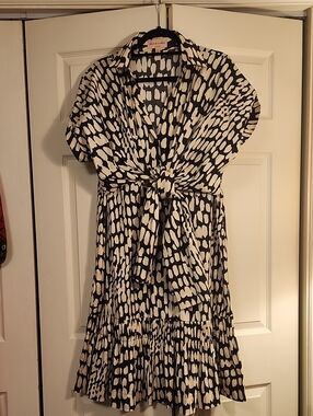 Black Label Chicos Black and White Abstract Spot Tie-Waist Midi Dress